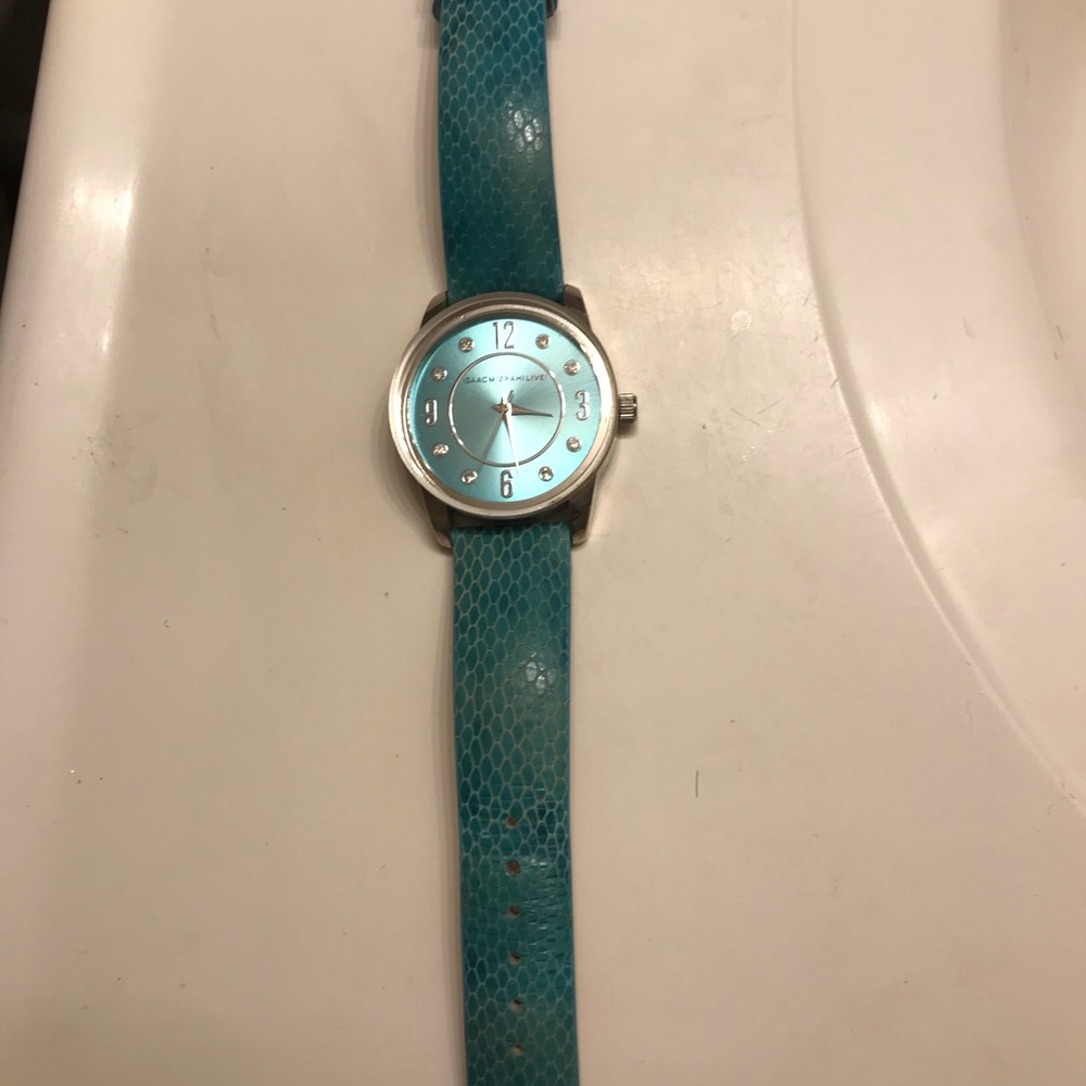 Watch - Picture 2 of 6